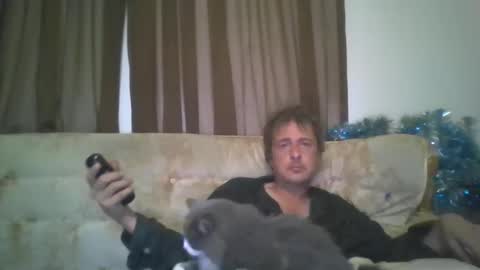 Snapshot of vids1977 chatting on 13, 10, 2025 vids1977 online show from 13, 10, 2025