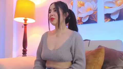 Snapshot of viiolet_collins chatting on 9, 7, 2026 VIOLET online show from 9, 7, 2026