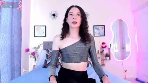 Snapshot of viioleta_cam chatting on 6, 3, 2026 Violet online show from 6, 3, 2026