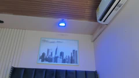 Viiolett online show from 2, 3, 2025