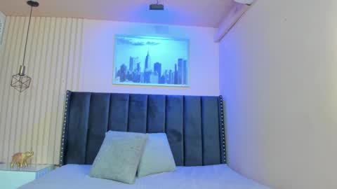 Viiolett online show from 8, 3, 2025