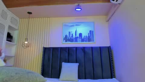 Viiolett online show from 4, 4, 2026