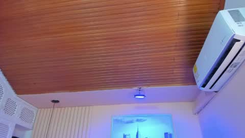 Viiolett online show from 8, 4, 2026