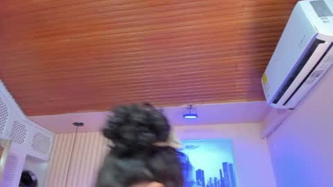 Viiolett online show from 11, 4, 2026