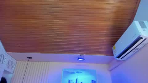 Viiolett online show from 14, 4, 2026