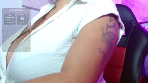 Snapshot of viiolleta chatting on 30, 10, 2025 viioleta online show from 30, 10, 2025