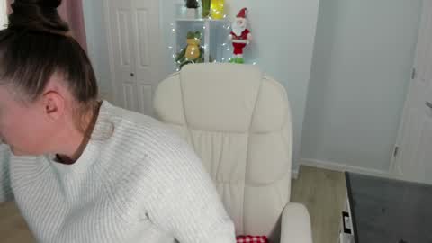 Snapshot of vika7333 chatting on 8, 12, 2024 Ukrainian-woman online show from 8, 12, 2024