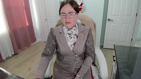 Snapshot of vika7333 chatting on 23, 12, 2024 Ukrainian-woman online show from 23, 12, 2024