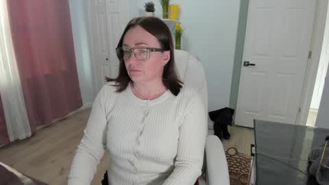 Snapshot of vika7333 chatting on 28, 1, 2025 Ukrainian-woman online show from 28, 1, 2025