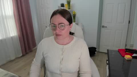 Snapshot of vika7333 chatting on 3, 2, 2025 Ukrainian-woman online show from 3, 2, 2025
