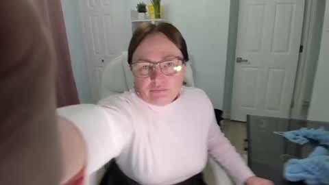 Snapshot of vika7333 chatting on 12, 2, 2025 Ukrainian-woman online show from 12, 2, 2025