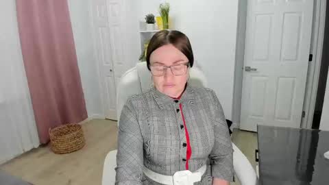 Snapshot of vika7333 chatting on 18, 2, 2025 Ukrainian-woman online show from 18, 2, 2025