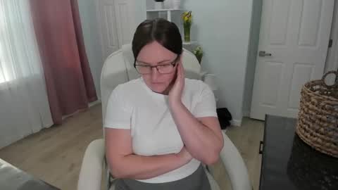 Snapshot of vika7333 chatting on 1, 3, 2025 Ukrainian-woman online show from 1, 3, 2025