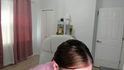 Snapshot of vika7333 chatting on 8, 3, 2025 Ukrainian-woman online show from 8, 3, 2025