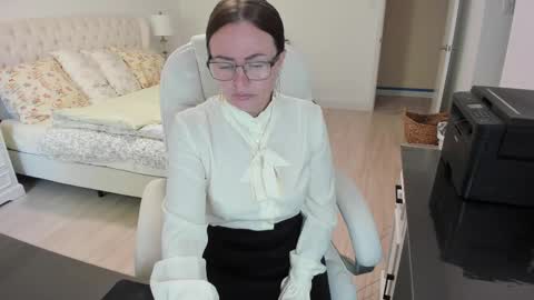 Snapshot of vika7333 chatting on 9, 9, 2025 Ukrainian-woman online show from 9, 9, 2025