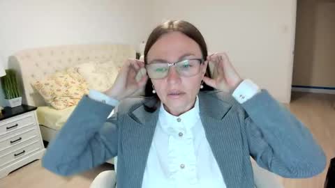 Snapshot of vika7333 chatting on 23, 9, 2025 Ukrainian-woman online show from 23, 9, 2025