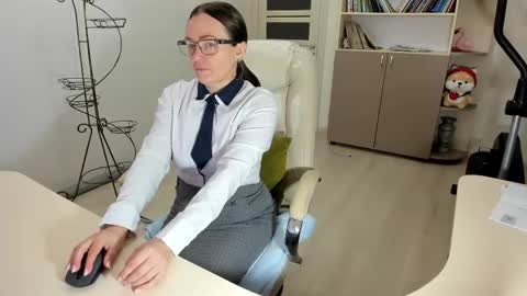 Snapshot of vika7333 chatting on 20, 11, 2025 Ukrainian-woman online show from 20, 11, 2025