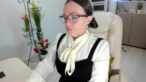 Snapshot of vika7333 chatting on 27, 11, 2025 Ukrainian-woman online show from 27, 11, 2025