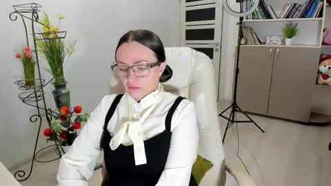 Snapshot of vika7333 chatting on 28, 11, 2025 Ukrainian-woman online show from 28, 11, 2025