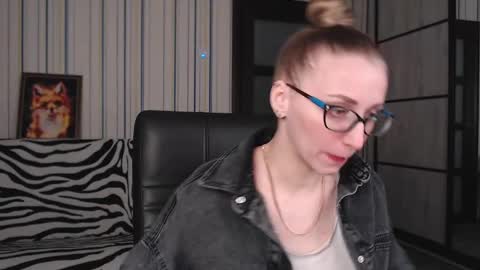 Snapshot of vikaericka chatting on 7, 3, 2025 Vika online show from 7, 3, 2025