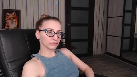 Snapshot of vikaericka chatting on 9, 3, 2025 Vika online show from 9, 3, 2025