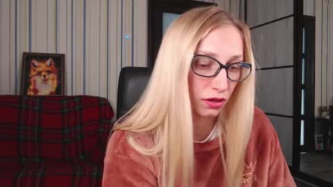 Snapshot of vikaericka chatting on 9, 10, 2025 Vika online show from 9, 10, 2025