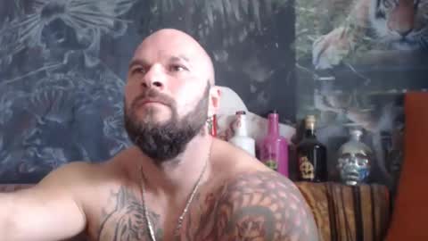 Snapshot of viking_me chatting on 13, 10, 2025 viking online show from 13, 10, 2025