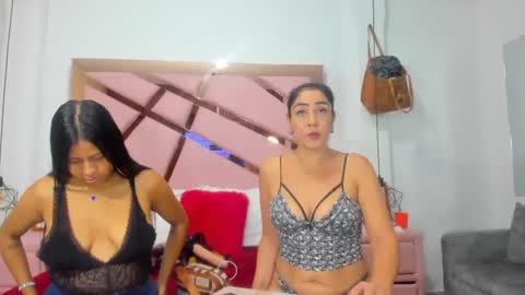 Snapshot of vikitomson chatting on 29, 1, 2025 vikiTomson online show from 29, 1, 2025