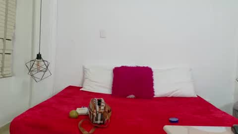 Snapshot of vikitomson chatting on 22, 2, 2025 vikiTomson online show from 22, 2, 2025