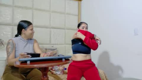 Snapshot of vikitomson chatting on 12, 1, 2026 vikiTomson online show from 12, 1, 2026