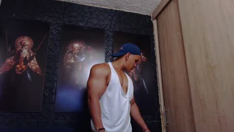 Snapshot of viktorherrera chatting on 7, 7, 2026 Viktor Herrera online show from 7, 7, 2026