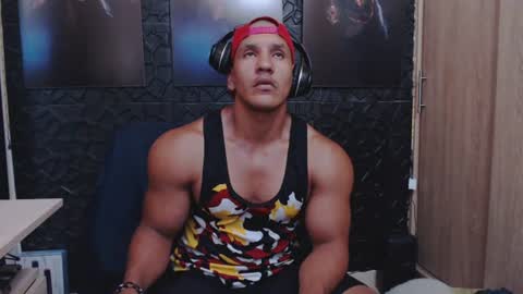 Snapshot of viktorherrera chatting on 10, 7, 2026 Viktor Herrera online show from 10, 7, 2026