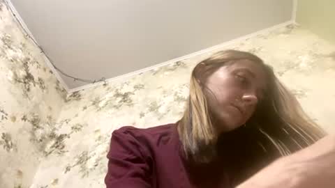 Snapshot of viktoria9898 chatting on 14, 7, 2026 Sweett online show from 14, 7, 2026