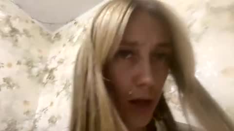 Snapshot of viktoria9898 chatting on 19, 7, 2026 Sweett online show from 19, 7, 2026