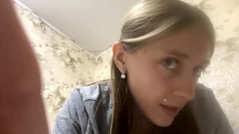 Snapshot of viktoria9898 chatting on 5, 8, 2026 Sweett online show from 5, 8, 2026