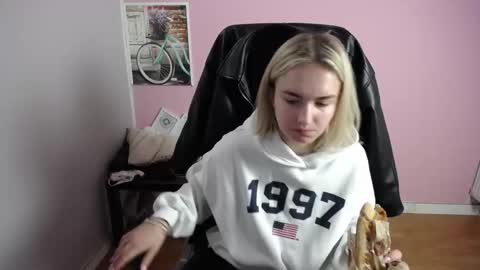 viktoria_lovely online show from 17, 3, 2026