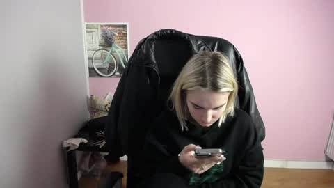 viktoria_lovely online show from 10, 4, 2026