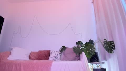 Vikky online show from 2, 2, 2025