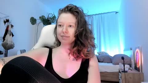 Vikky online show from 25, 11, 2025