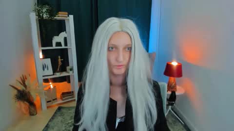 Snapshot of viktoriaclarrk chatting on 2, 12, 2025 Viktoria online show from 2, 12, 2025