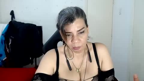 Snapshot of vikyadams chatting on 5, 3, 2025 VIKY ADAMS online show from 5, 3, 2025