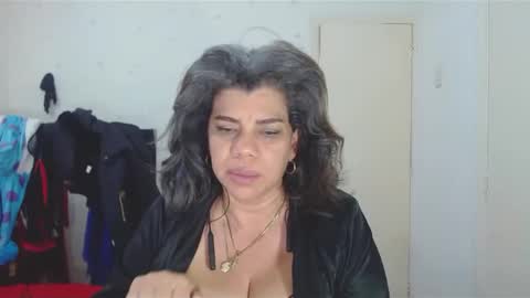 Snapshot of vikyadams chatting on 5, 3, 2025 VIKY ADAMS online show from 5, 3, 2025