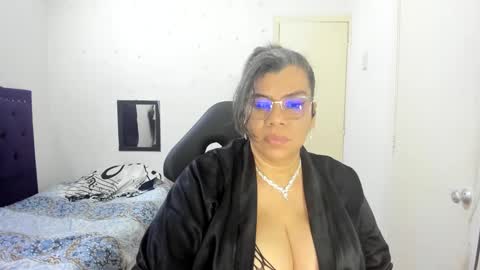 Snapshot of vikyadams chatting on 9, 10, 2025 VIKY ADAMS online show from 9, 10, 2025