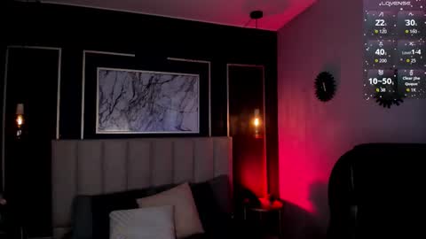 Snapshot of vikypetiteee chatting on 26, 10, 2025 Victoria online show from 26, 10, 2025