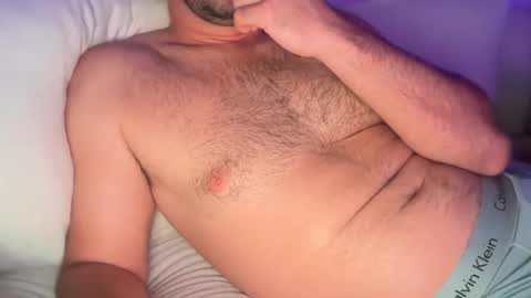 Snapshot of vincee2 chatting on 24, 3, 2026 vincee2 online show from 24, 3, 2026