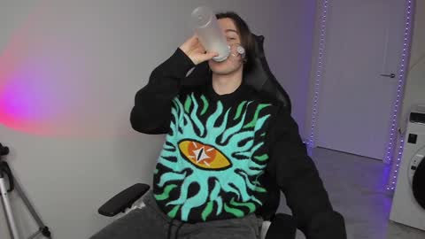 Vincent Strong online show from 22, 12, 2024