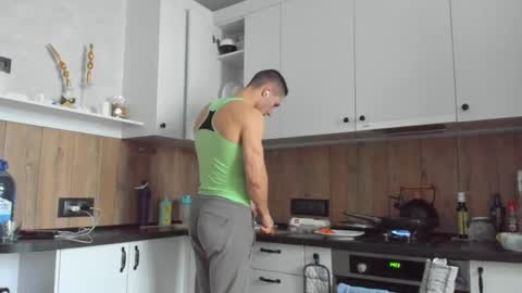 Snapshot of vincent_o chatting on 15, 12, 2024 Vincent. uncut 18cm online show from 15, 12, 2024