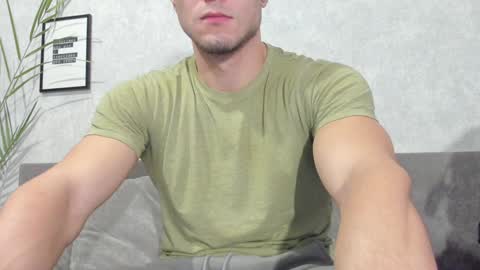 Snapshot of vincent_o chatting on 23, 12, 2024 Vincent. uncut 18cm online show from 23, 12, 2024