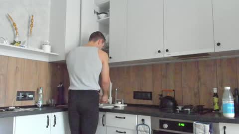 Snapshot of vincent_o chatting on 29, 12, 2024 Vincent. uncut 18cm online show from 29, 12, 2024