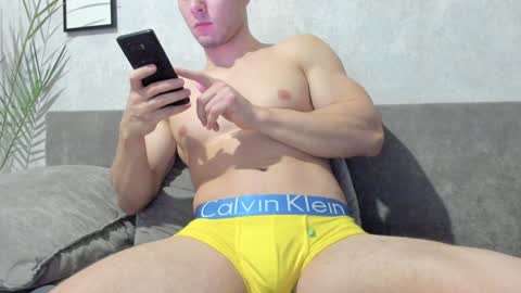 Snapshot of vincent_o chatting on 20, 1, 2025 Vincent. uncut 18cm online show from 20, 1, 2025